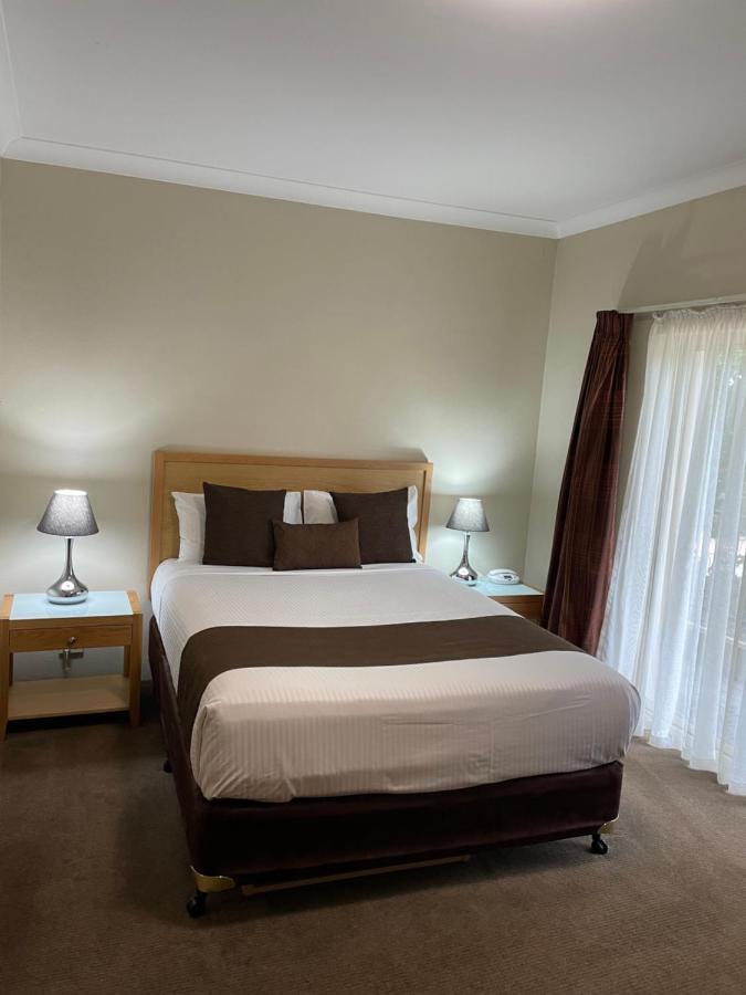 Noah'S Mid City Motor Inn Muswellbrook Exterior photo