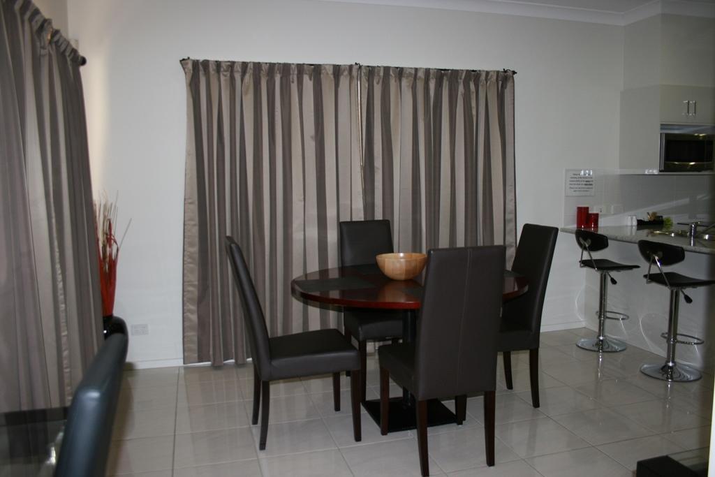 Noah'S Mid City Motor Inn Muswellbrook Room photo
