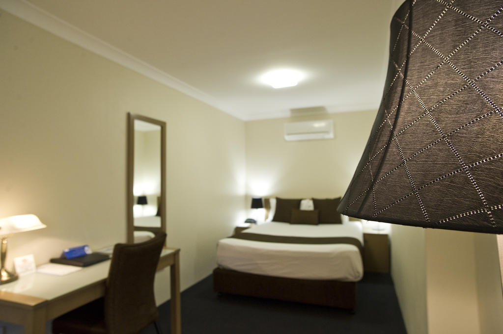 Noah'S Mid City Motor Inn Muswellbrook Room photo