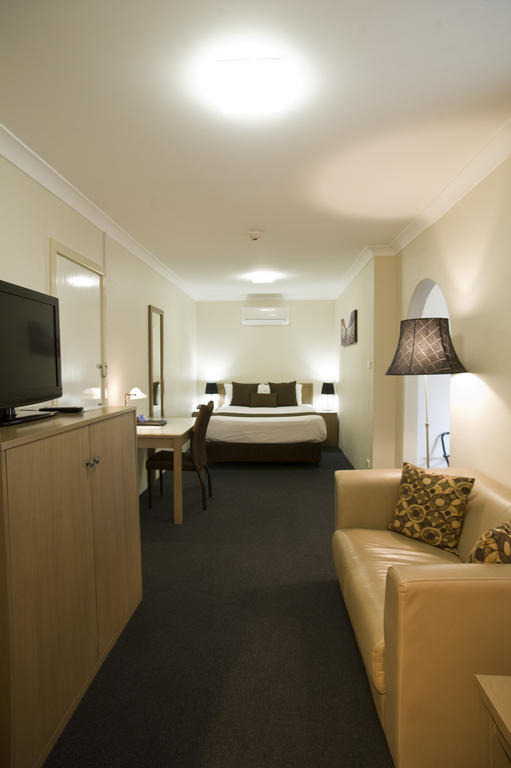 Noah'S Mid City Motor Inn Muswellbrook Exterior photo
