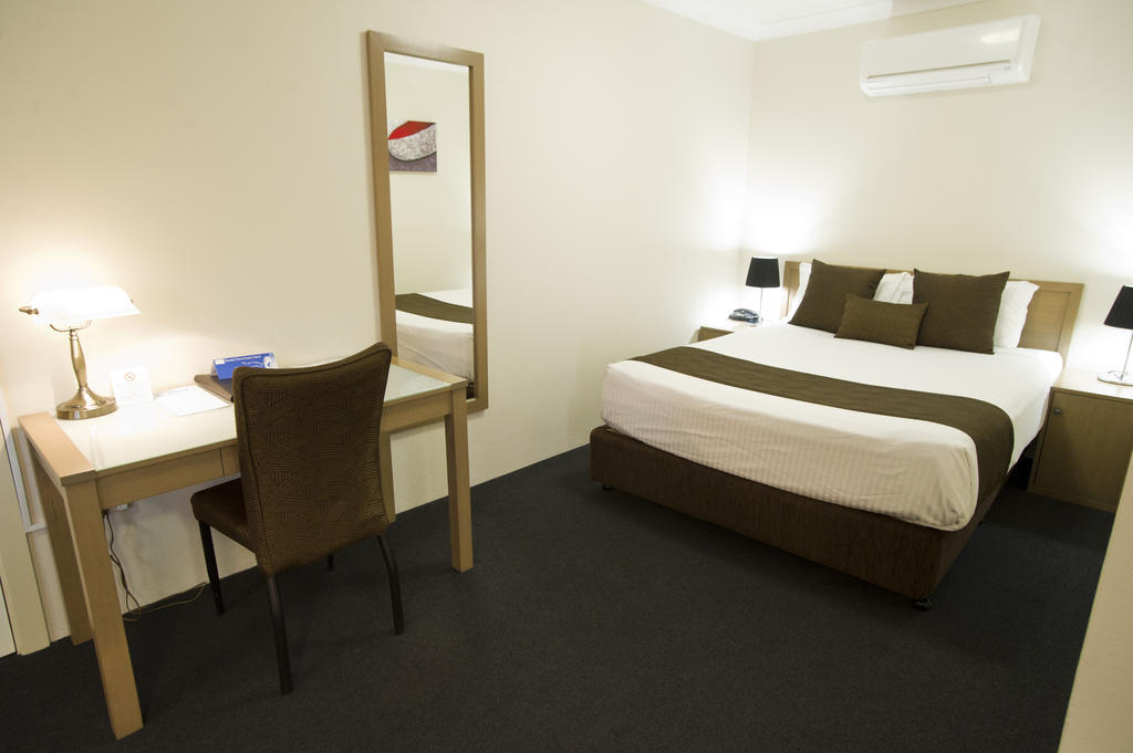 Noah'S Mid City Motor Inn Muswellbrook Exterior photo