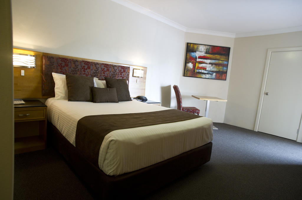 Noah'S Mid City Motor Inn Muswellbrook Exterior photo