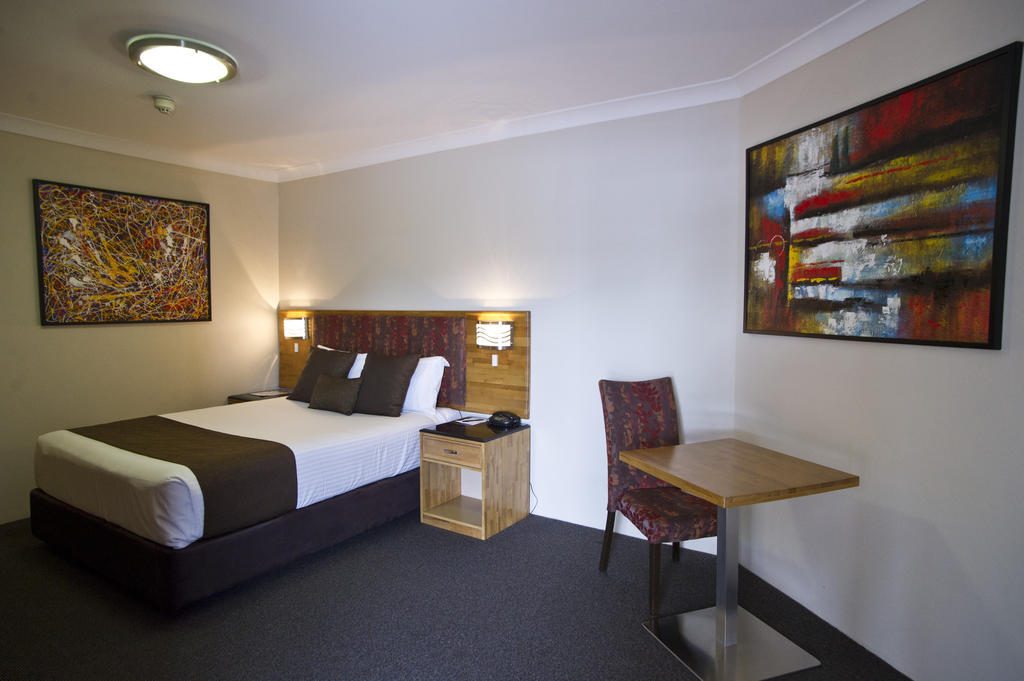 Noah'S Mid City Motor Inn Muswellbrook Exterior photo