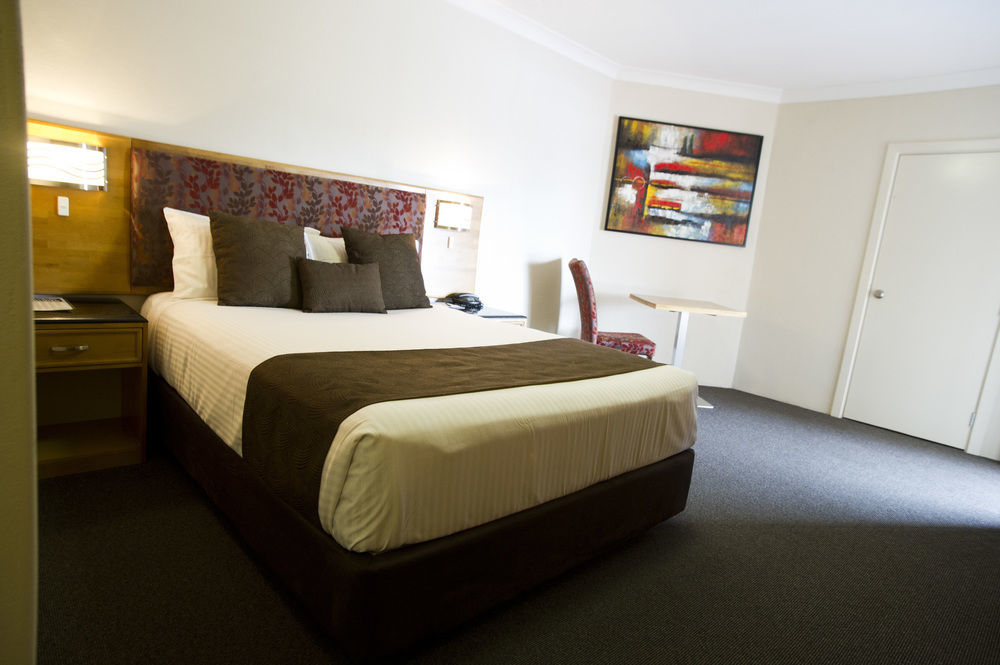 Noah'S Mid City Motor Inn Muswellbrook Exterior photo