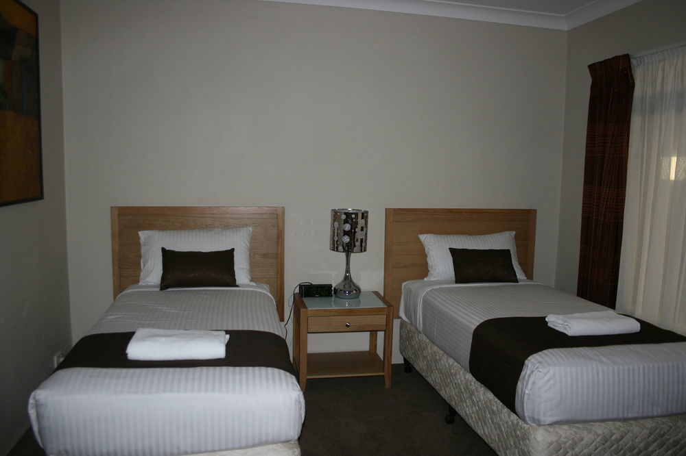 Noah'S Mid City Motor Inn Muswellbrook Exterior photo